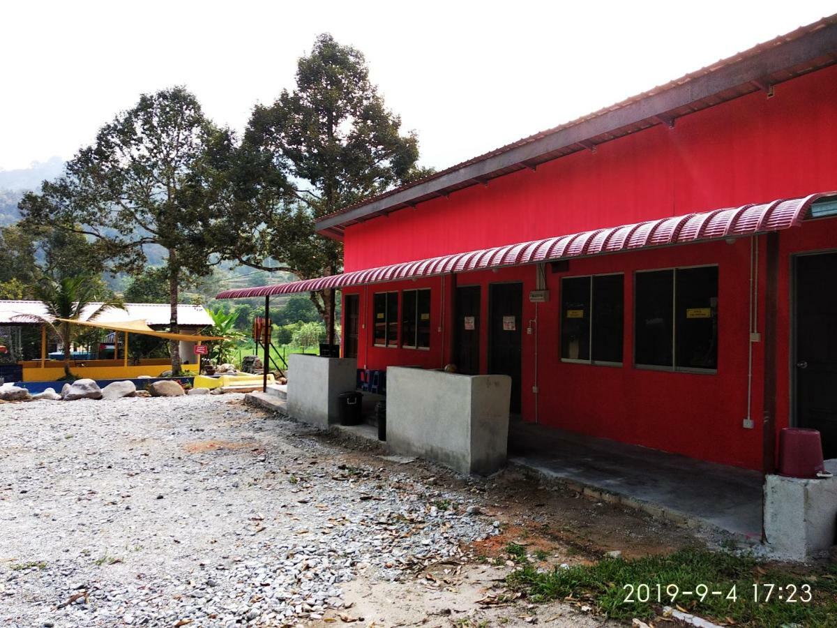 Lopoh Waterfront Budget Chalets Villa Hulu Langat Ngoại thất bức ảnh