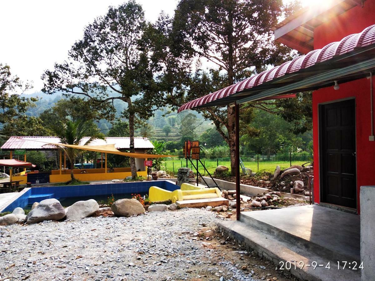 Lopoh Waterfront Budget Chalets Villa Hulu Langat Ngoại thất bức ảnh