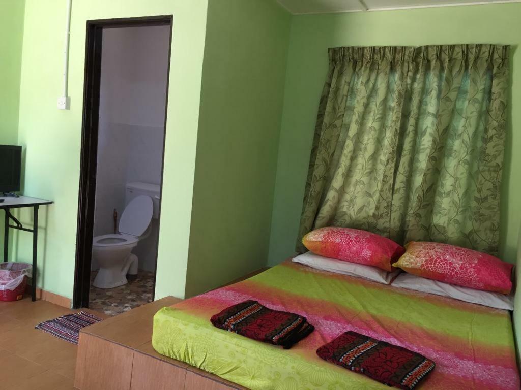 Lopoh Waterfront Budget Chalets Villa Hulu Langat Ngoại thất bức ảnh